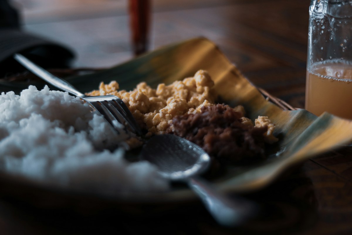 Persiapan Sarapan Tradisional Jawa
